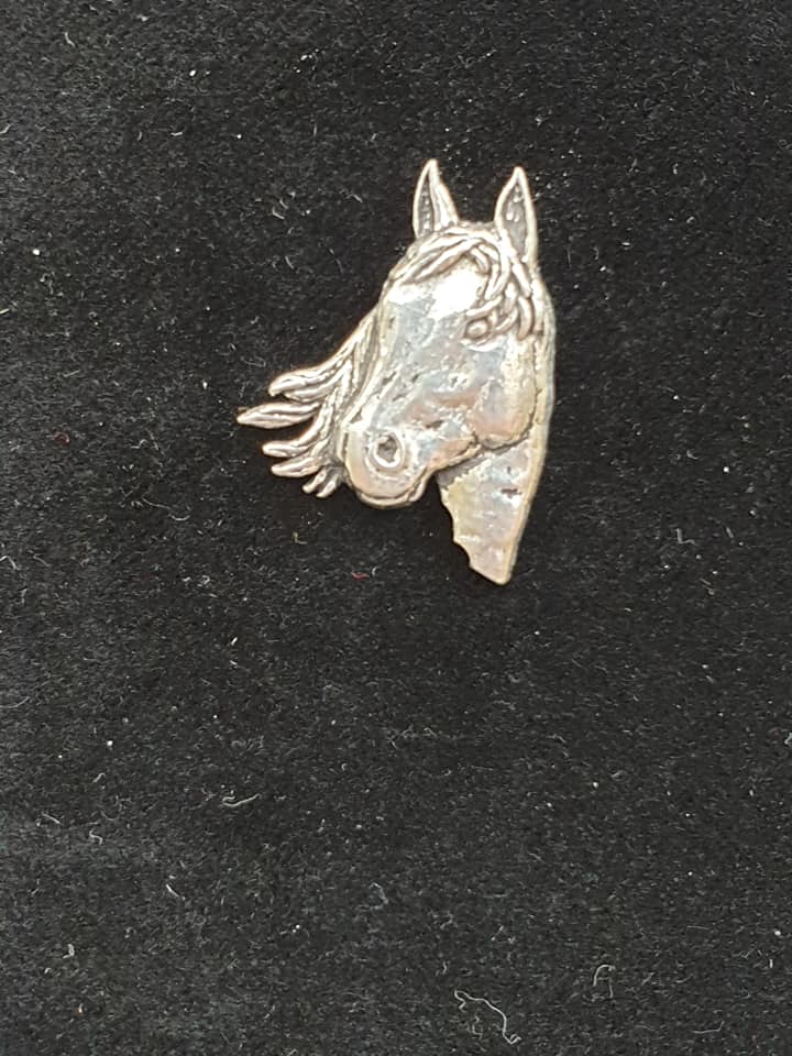 Tie Pin / Pin Badge Horse Head Design.